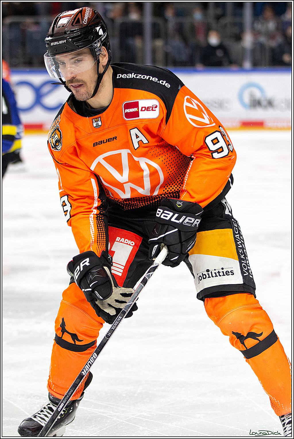 PENNY DEL; Koelner Haie- Fishtown Pinguins Bremerhaven; Koeln, 25.11.2021